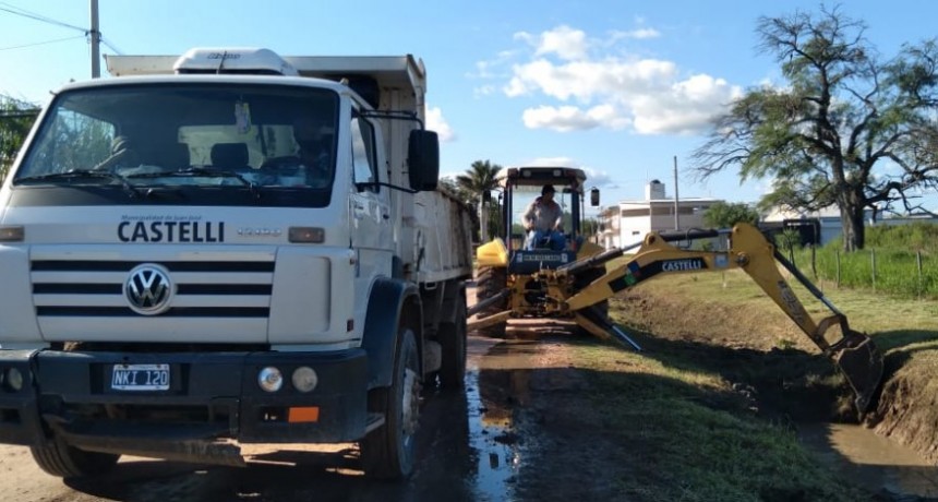 El Municipio de Castelli contin&uacute;a con la limpieza y mantenimiento de canales