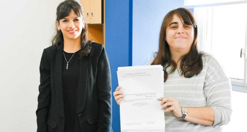 Apertura de sobres de licitaci&oacute;n p&uacute;blica para la adquisici&oacute;n del mam&oacute;grafo del Hospital de Castelli