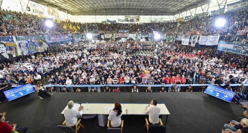 Cristina Kirchner: "Los supuestos indignados estaban pagos por empresarios"