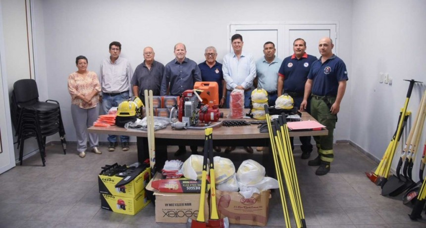 Brigadas forestales de la provincia recibieron equipamiento