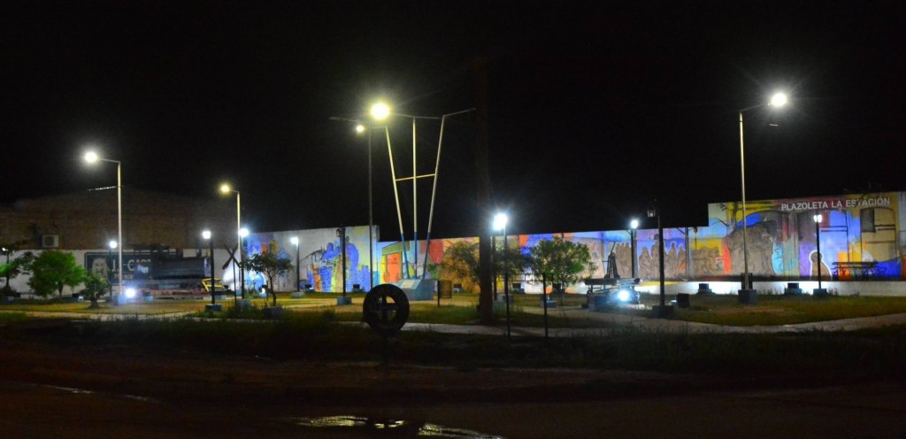 El municipio repuso luminarias vandalizadas en espacios públicos