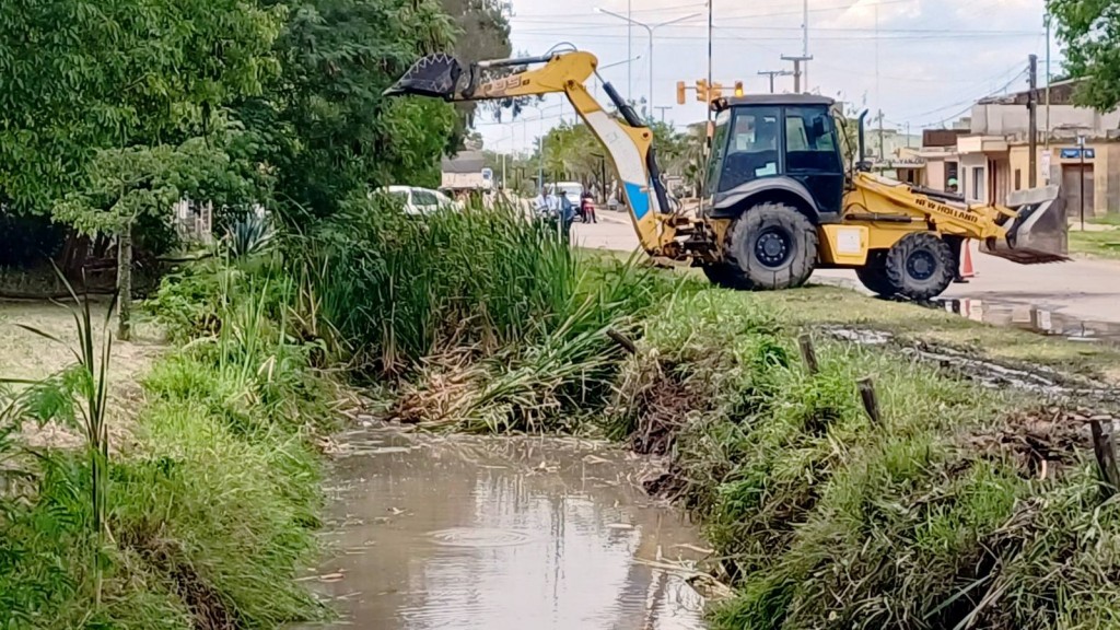 Servicios Públicos avanza con la limpieza y saneamiento de los canales evacuadores de aguas pluviales