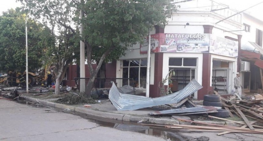Villa &Aacute;ngela: Tras la explosi&oacute;n en el local de matafuegos, dos personas murieron