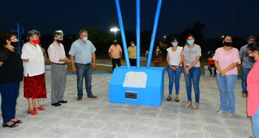 Inauguraron la plazoleta Juan Paredes, ripio e iluminaci&oacute;n led en el barrio sarmiento de Castelli
