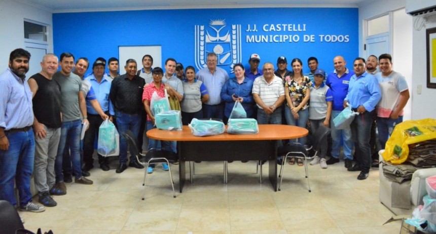 Entregan indumentaria de trabajo al personal municipal de Castelli