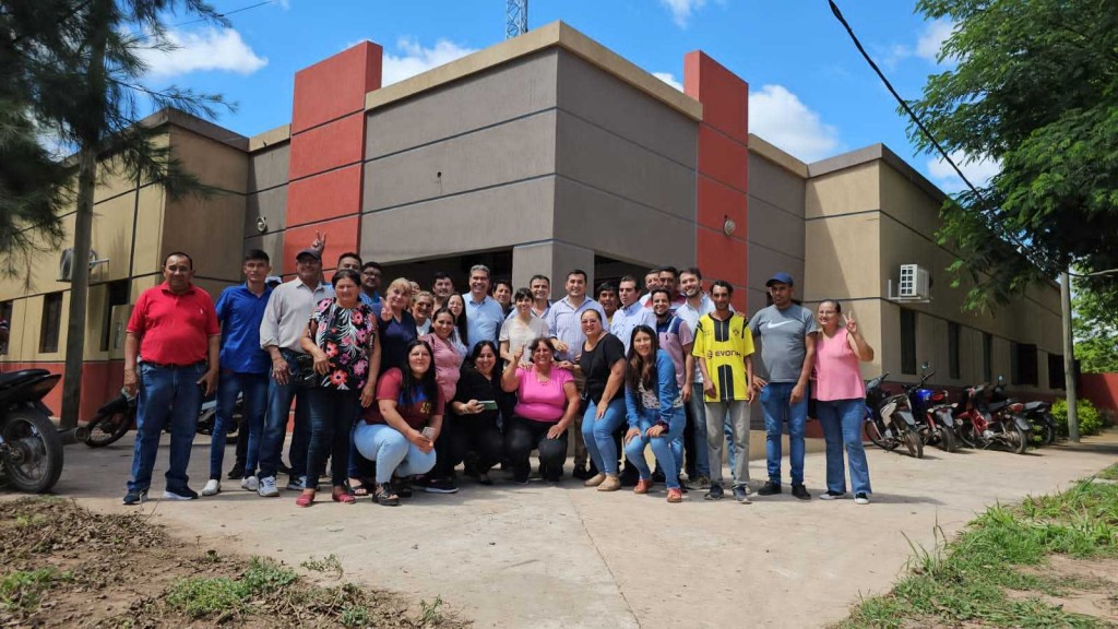 Capitanich inauguró la refacción integral del CIC de Miraflores: 