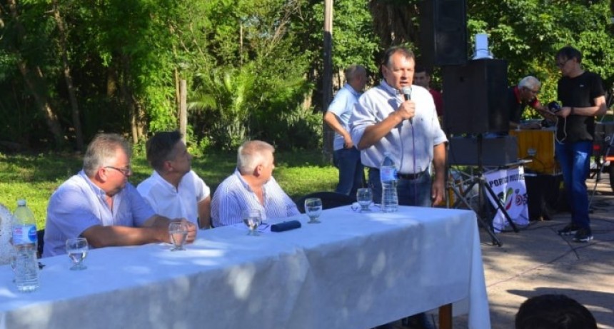 Firman convenio para la concreci&oacute;n de la extensi&oacute;n de la red de agua potable a la localidad de Zaparinqui