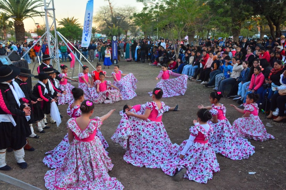 29 escuelas de danza y más de 400 alumnos en el exitoso primer encuentro de danzas del impenetrable