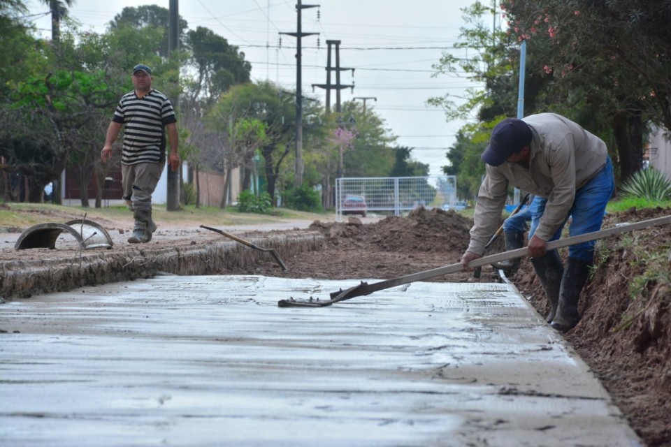 El Municipio de Castelli avanza en la pavimentación de calles con fondos propios