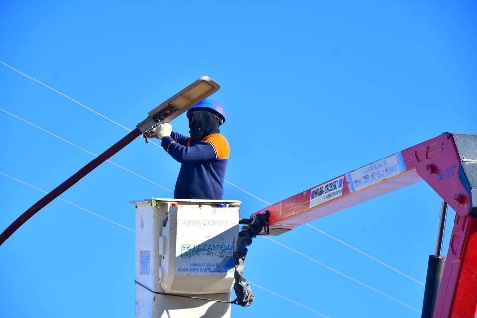 Refuerzan trabajos de mantenimiento y recambio de luminarias